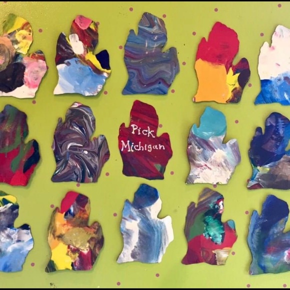 MEET YOUR POSHER SUE: Earrings Glass Beaded - Picture 6 of 8